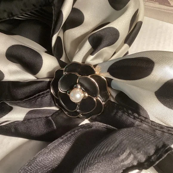 NEW SCARVES POLKA DOTS DESING. - Picture 5 of 8